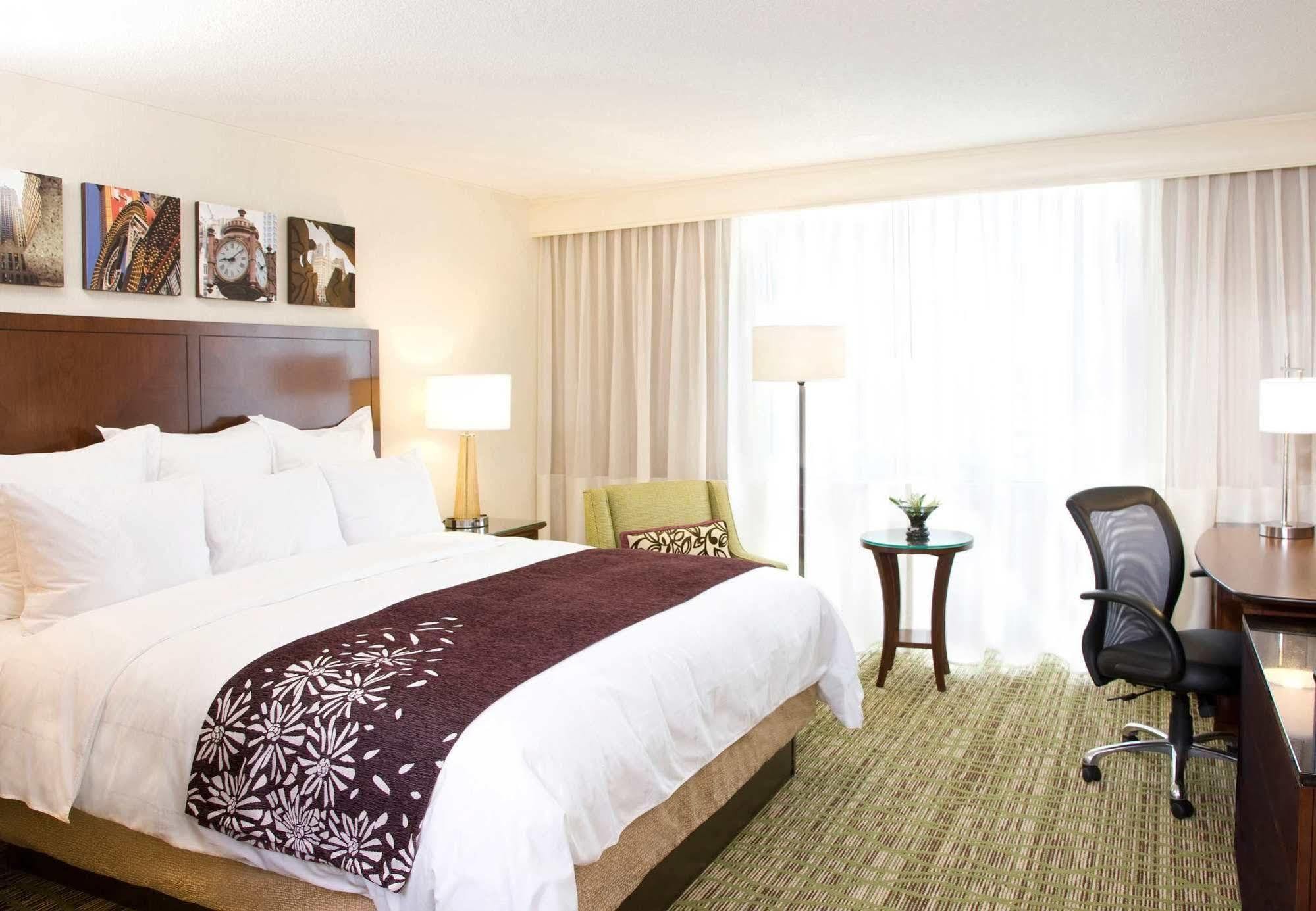 Отель Marriott Chicago O'Hare Розмонт Экстерьер фото